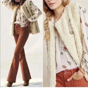 Anthropologie Akemi + Kin Alonna Teddy High loft  Plush Vest O/S in Cream